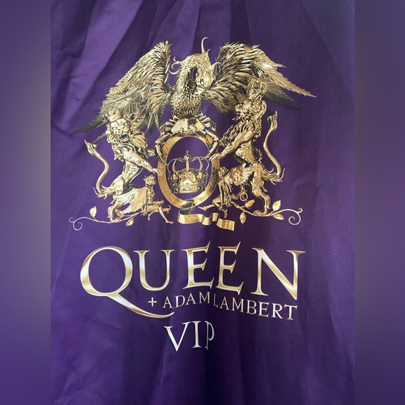 Queen + Adam Lambert VIP Robe - Picture 2 of 5